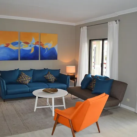 شقة Spacious With Pool