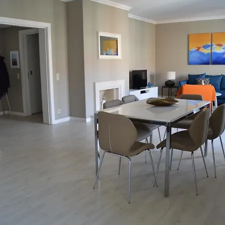 Spacious With Pool Lejlighed *